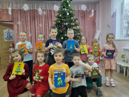 День рождения новогодней ёлочки.